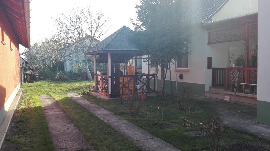 Plajbi Apartment Hajdúszoboszló Buitenkant foto