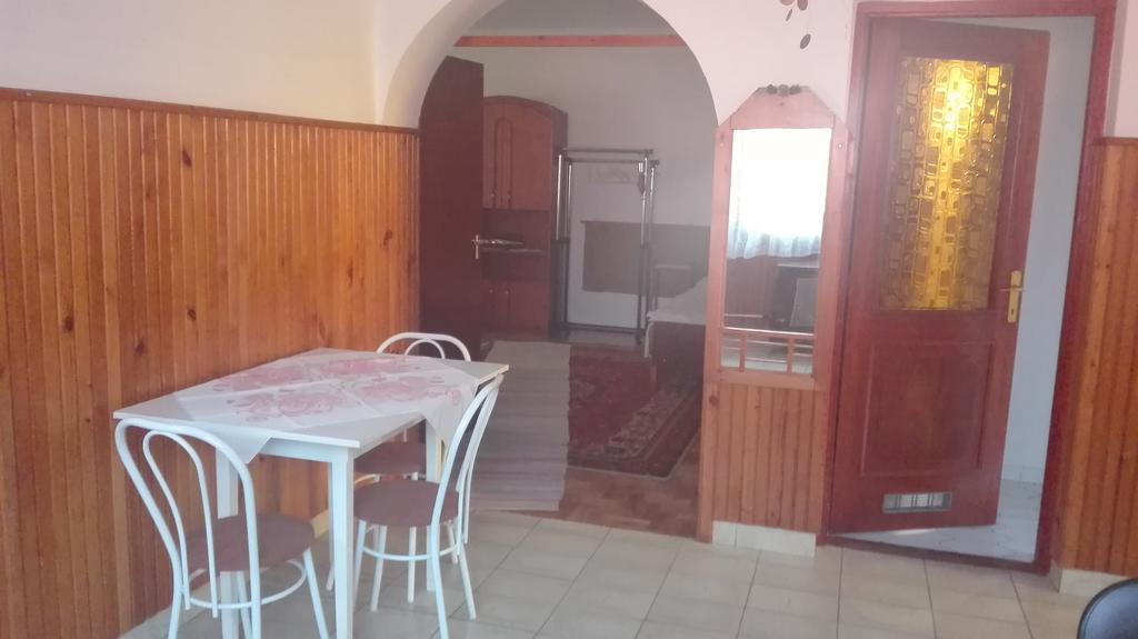 Plajbi Apartment Hajdúszoboszló Buitenkant foto