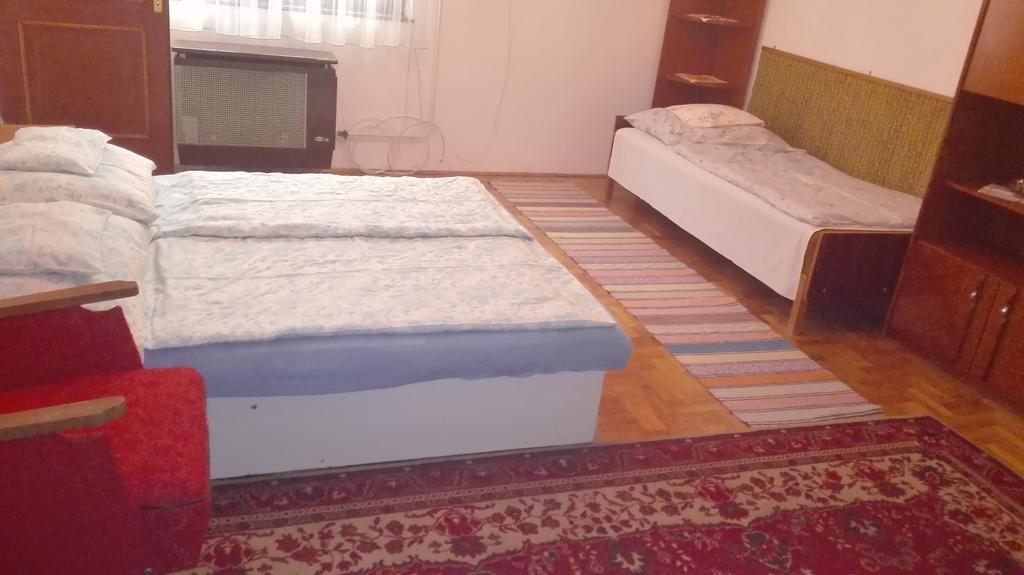 Plajbi Apartment Hajdúszoboszló Buitenkant foto