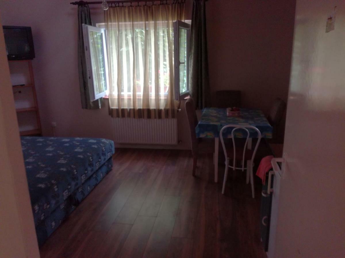 Plajbi Apartment Hajdúszoboszló Buitenkant foto